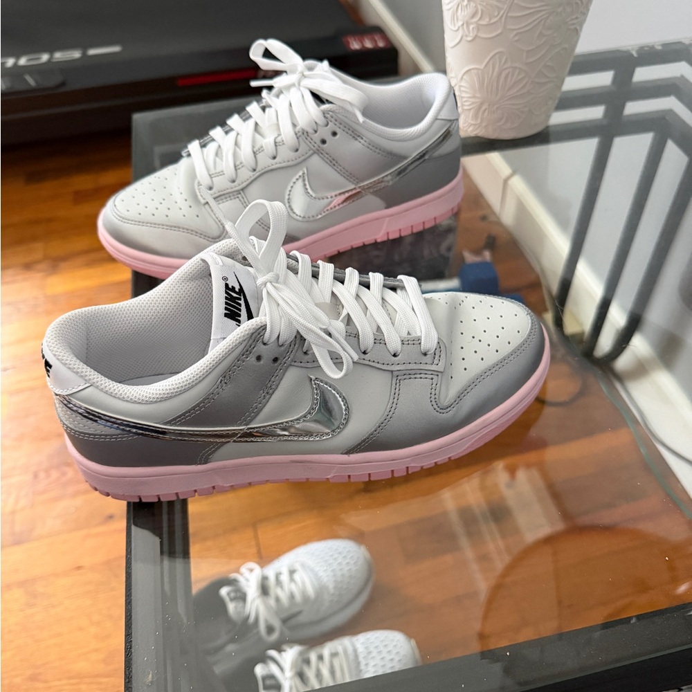 Nike Women’s White & Gray Low-Top Sneakers with Pink Sole